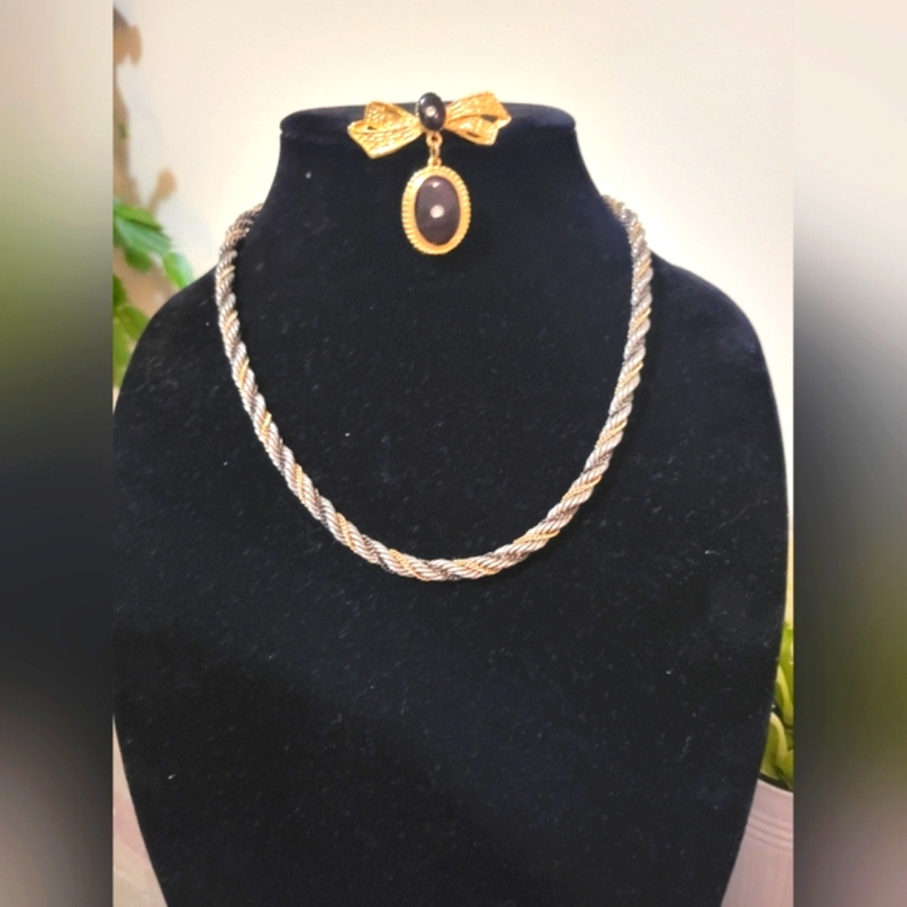 Vintage Multi Color Twisted Rope Chain & Black & Gold Brooch